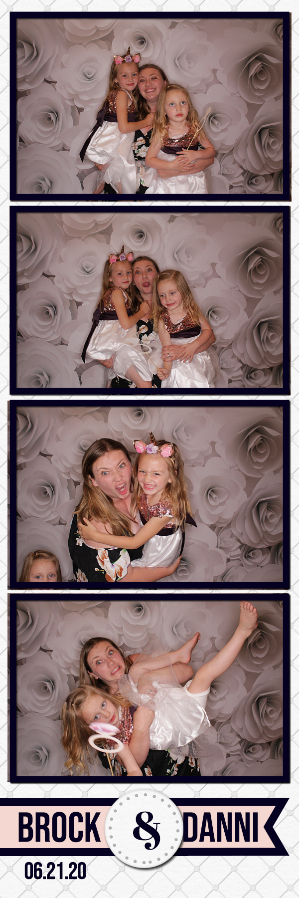 Danni and Brock’s Wedding | View more photos from the event at gallery.photoboothbillings.com/u/PhotoBoothBillings/Danni-and-Brock’s-Wedding